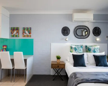 Batemans Bay Studio Escape with Lush Vista Hotels in Batehaven