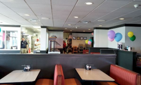 Commander Hotel & Suites