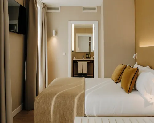 هوتل باكس أتوشا Hotels near ارجانزويلا