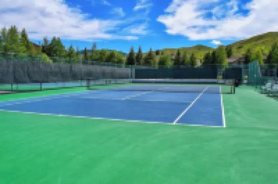 2BD Fairway Nine Golf Condo + Free Resort Amenities Hotels in Sun Valley