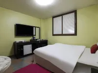 Suseong Lausanne Hotels near Daegu Spavalley