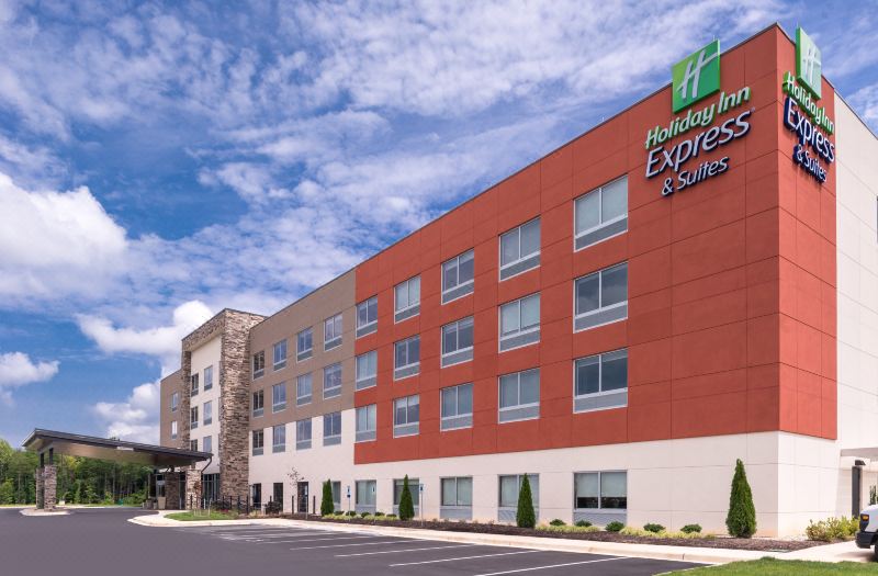 Holiday Inn Express & Suites Farmville by IHG