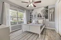 Chic Orlando Family Getaway w/ Fenced Yard! - Country Houses