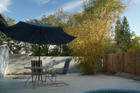 Newly Renovated 4 Bedroom Pool House