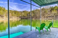 Cabin Retreat on Table Rock Lake w/ Fire Pit!