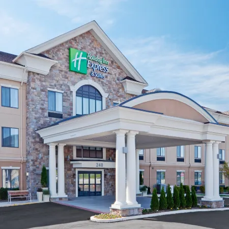 Holiday Inn Express & Suites WARMINSTER - HORSHAM by IHG