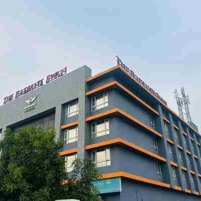 The Radiant Swan Hotel Exterior