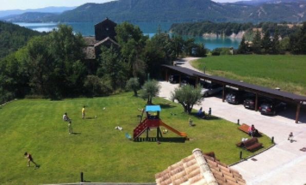 Casas Pirineo Aínsa: Historic Palace & Garden