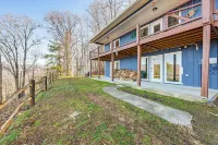 6 Mi to Chatuge Lake: Spacious Cabin w/ Mtn Views! - 3-Star