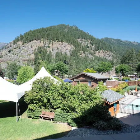 Icicle Village Resort