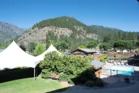 Icicle Village Resort - Pool