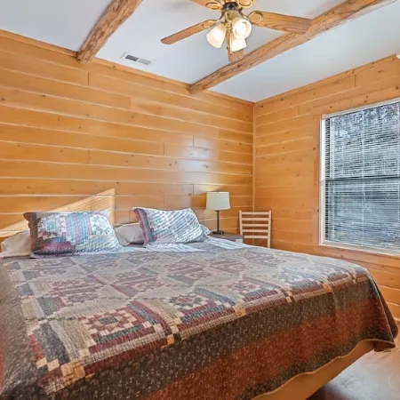 Beautiful Mountain Views with Covered Porch & Outdoor Fire Ring!