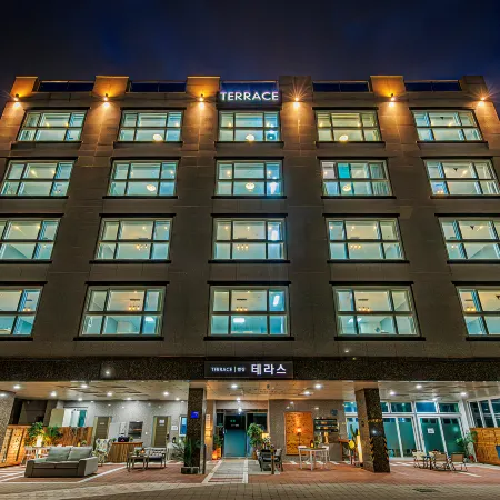 Terrace Отели рядом с достопримечательностью «Пляж Имранг»