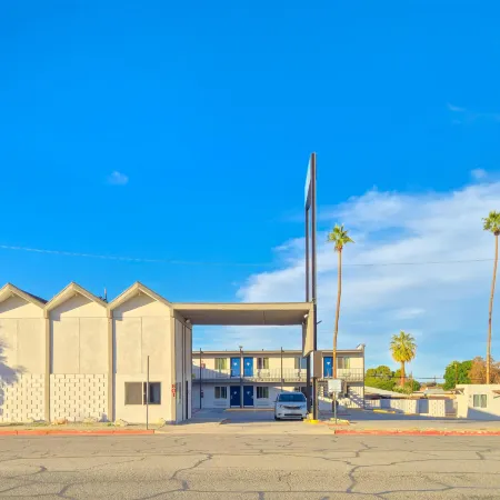 Motel 6 Blythe, CA - South