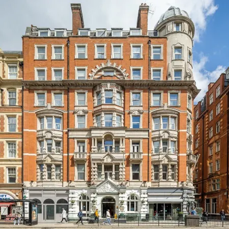London Bloomsbury Square Hotel by IHG Отели рядом с достопримечательностью «Больница Грэйт Ормонд стрит»