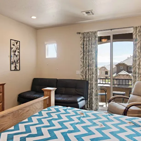 Good Day Sunshine Townhouse