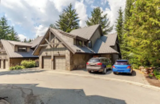 Crystal Ridge by Whistler Retreats Hotels in 