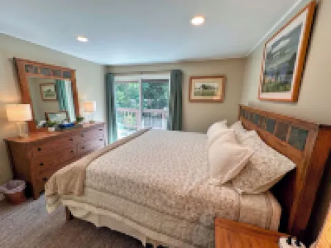 RB8 Luxury Bretton Woods Ski-in
