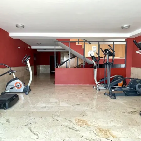 Apartment Near Beach with Pools and Hot Tub