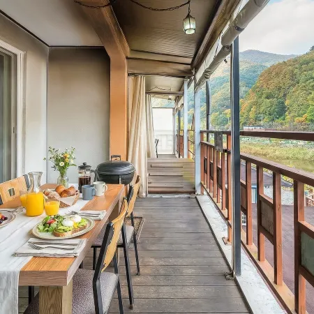Gapyeong Lucerne Kids Spa Pension Отели рядом с достопримечательностью «Храм Тэвонса»