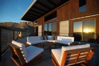 Off-Grid, Modern Cliff House
