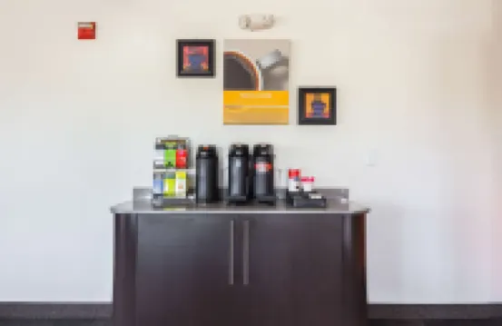 โมเทล 6 ดัลลาส - เออร์วิง สนามบินดีเอฟดับเบิลยูใต้