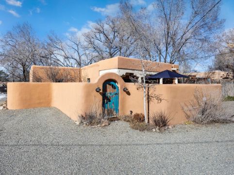 Downtown 100 Year Old Adobe - Walk to the Santa Fe Plaza & Railyard District