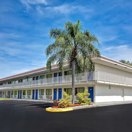 Motel 6 Dania Beach, FL