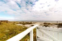 Spacious Beachfront Home w/Deck, Balcony, Central A/C, Washer/Dryer, and WiFi - Ocean View