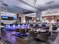 Cambria Hotel Chicago Loop - Theatre District Hotels near Picasso Statue