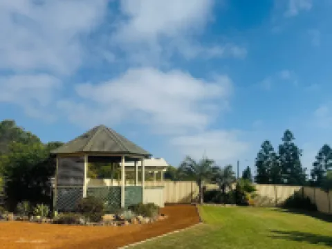 Ocean View Villas Hotels in Geraldton