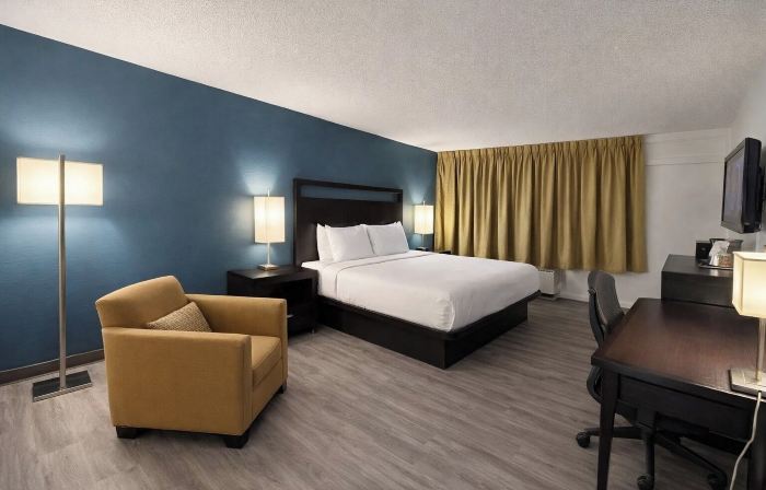 Express Inn & Suites