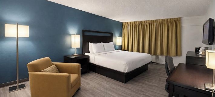 Express Inn & Suites Hotels in Hunt County