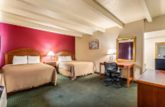 โรงแรม Econo Lodge Del Rio