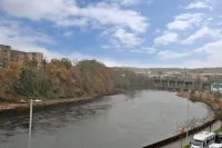 Executive 2Bed City Centre Apartment in Aberdeen - Condos