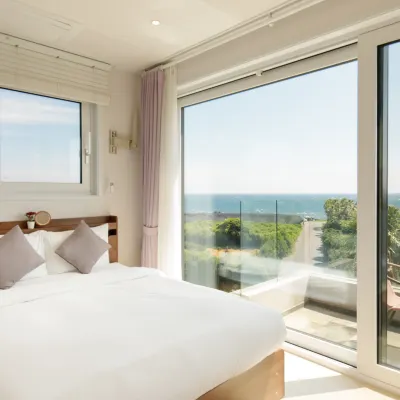 Seogwipo Dongbaek Beach Pension Hotels near Namwon