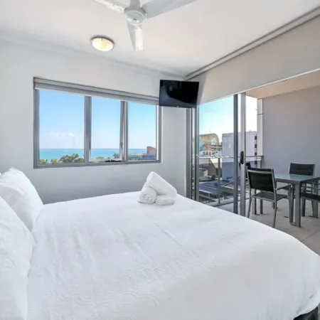 Stylish 1-Bed Darwin City Stay with Balcony Views