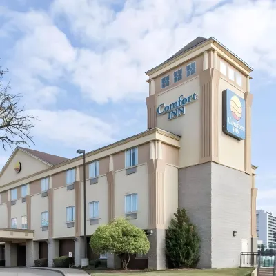 Samir Stay at NW Expressway Hotels near Hefner Lake & Park