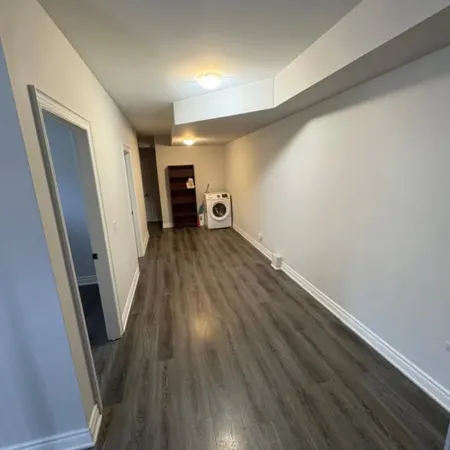 Private Room with Own Facilities in Toronto Apartment Отели рядом с достопримечательностью «Скарборо»
