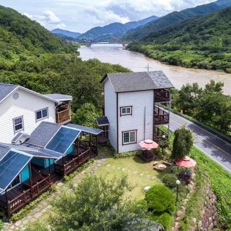 Gurye Seomjin River Skyscape Pension