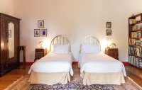Hacienda Venecia Main House & Coffee Lodge