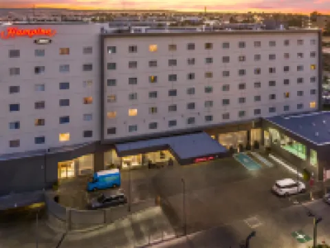 希爾頓歡朋酒店-提華納奧塔伊 鄰近蒂華納國際機場的酒店