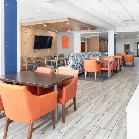 Holiday Inn Express & Suites ANDERSON by IHG
