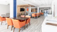 Holiday Inn Express & Suites ANDERSON by IHG - breakfast