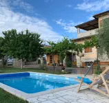 Flat with shared pool in Fiorini  호텔