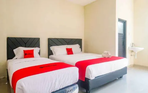 RedDoorz near Malang Creative Center