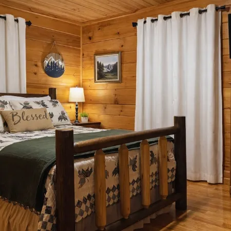 Blue Ridge Mountain Cabin w/ Hot Tub, Firepit, Game Room & Scenic Views