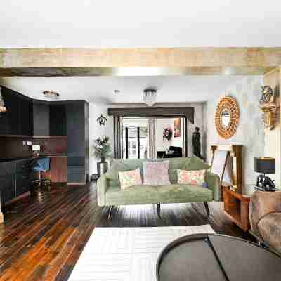 Windsor 5-bed House - Stroll to Castle - Sleeps 13 Rooms