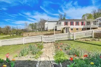 Walk to Wineries: Charming Retreat in Augusta! - 4 stjerner