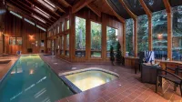 Sunriver by AvantStay Cozy Mountain Home w Indoor Pool and Hot Tub